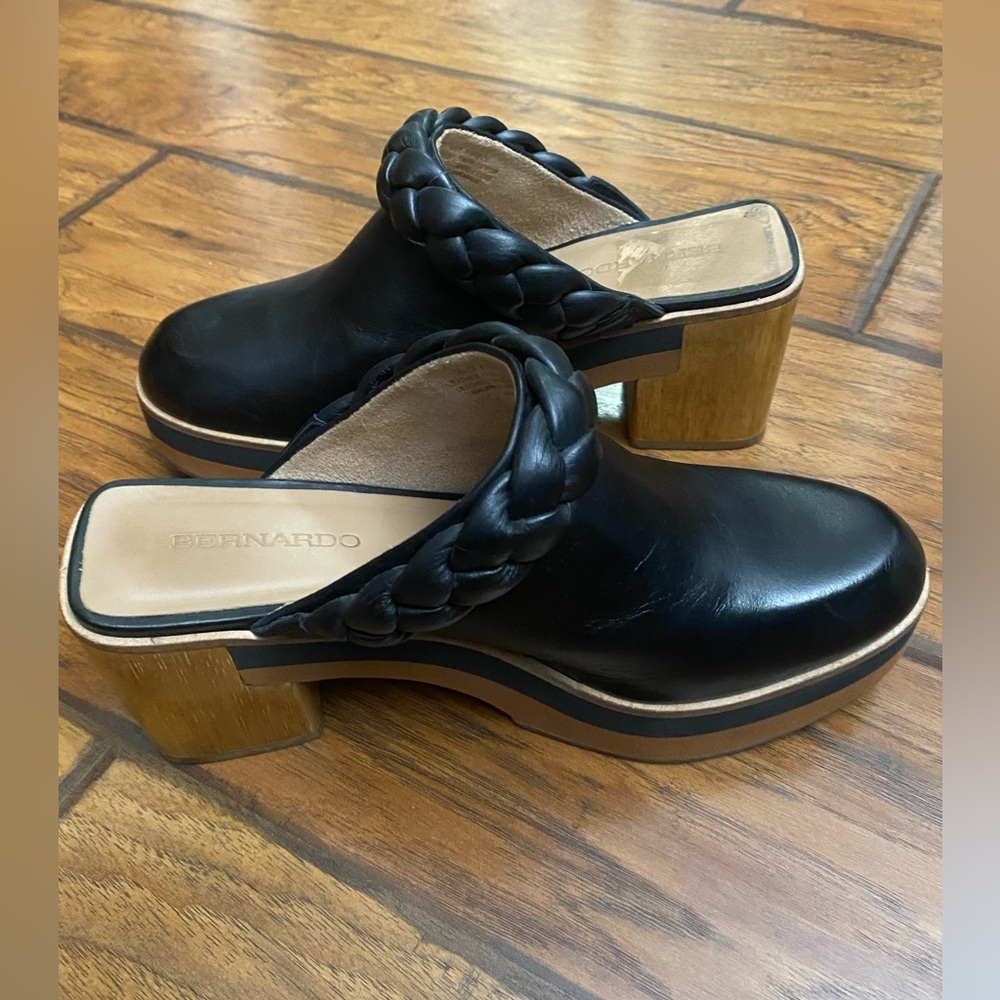 Bernardo Saffia Black Leather Mule Clogs Size 7.5 - Picture 5 of 9